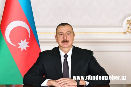 Prezident İlham Əliyev “Əsrin müqaviləsi”nin 25 illiyi və Neftçilər Günü münasibətilə keçirilən mərasimdə iştirak edir