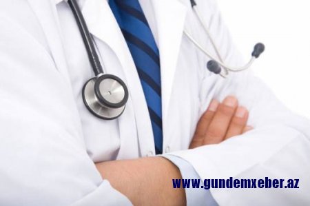 Həkim tələbə qızların tualetinə kamera yerləşdirdi