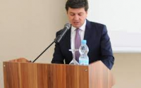Qəbələnin icra başçısı o qədər HARINLAYIB Kİ... - RİH-in binasında şikayətçini döyürlər...