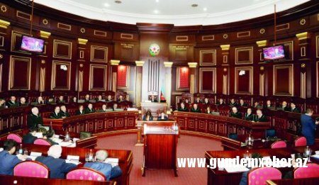 Hər hakimin özünün vahid məhkəmə təcrübəsi var?