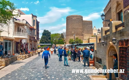 Əhalinin sayı artıb